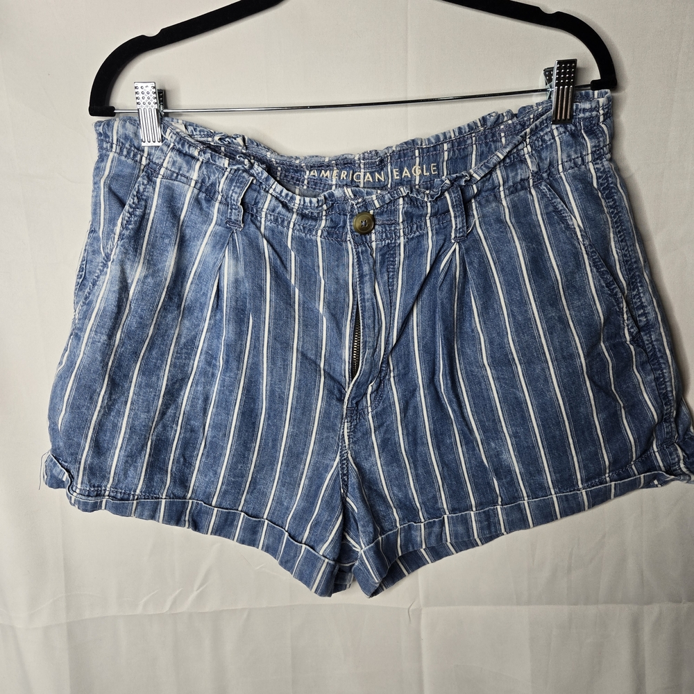 American Eagle Striped Soft Denim Shorts Blue White Size 16 Relaxed Fit Coastal